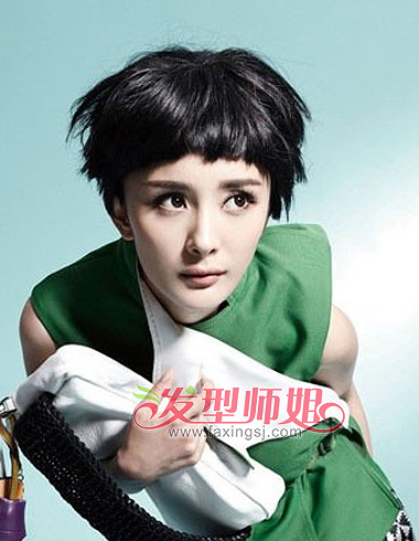 Ů��¶��ʱ�ж̷� ��ˬ���ֿɰ�һ��