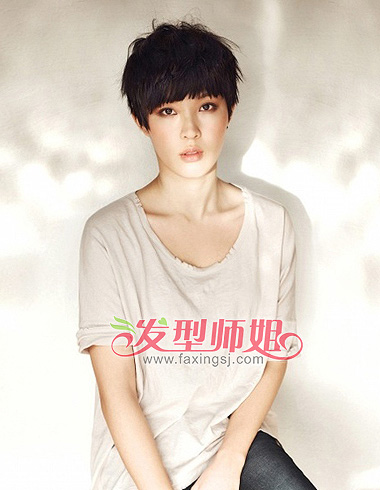 Ů��¶��ʱ�ж̷� ��ˬ���ֿɰ�һ��