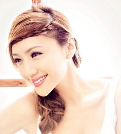 宽脸女生怎样才能扎出好看的马尾