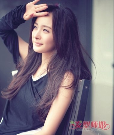 额头短脸大适合什么发型 大额头方脸适合中分吗