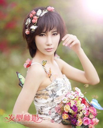 中年女人短发纹理烫发型 女中短纹理烫发型