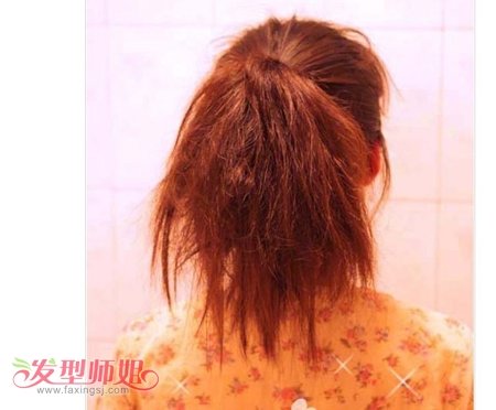 如何盘包子爆炸头 适合高中学生的包子头发型图解