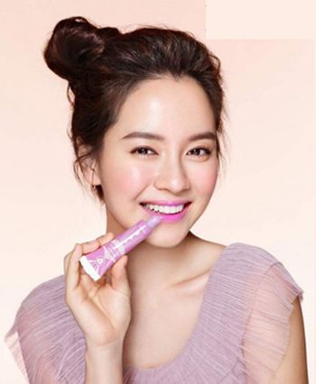 露额蓬松盘发发型 韩剧女主角露额头盘发发型