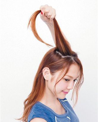 中分刘海梳上去的扎法 中分刘海小清新扎发图解