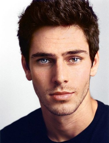 男生留胡子适合什么发型 男生有胡子留什么发型