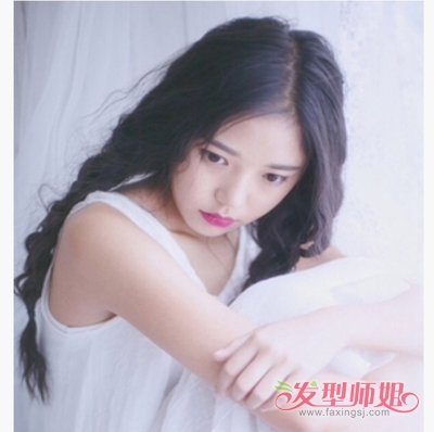 中分黑色长发发型图片 头发多黑色中长发发型