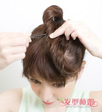 中学生中分发型怎么扎好看 女生中分扎发发型DIY