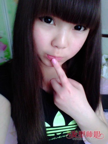 Ƥ׵ŮȾʲôɫ ͷԵñȽ