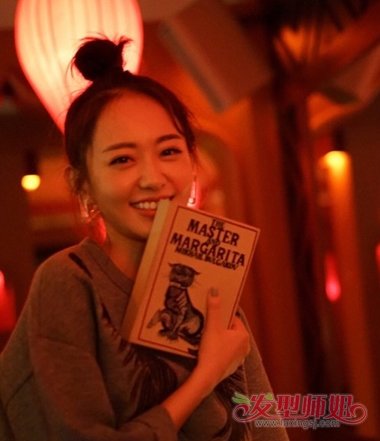 现在还流行丸子头吗 现在流行中学生发型