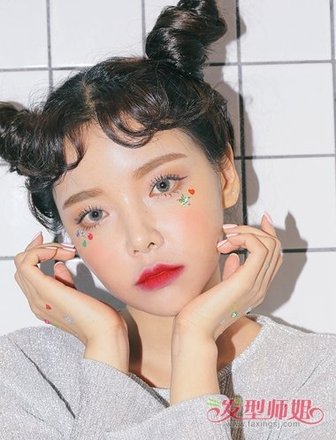 现在还流行丸子头吗 现在流行中学生发型