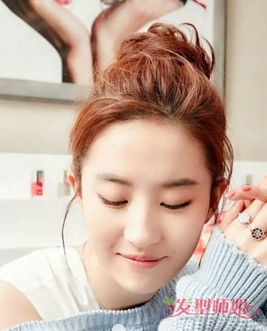 现在还流行丸子头吗 现在流行中学生发型