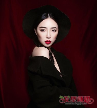 头发少如何做晚装 教你弄简单的晚装盘发发型
