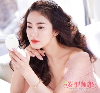 宋慧乔宋仲基同房被发现？ 宋慧乔韩式中长发发型温柔高雅