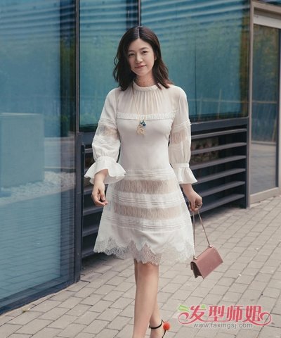 辣妈陈妍希街拍很美腻 拿这些发型拯救包子脸准没错