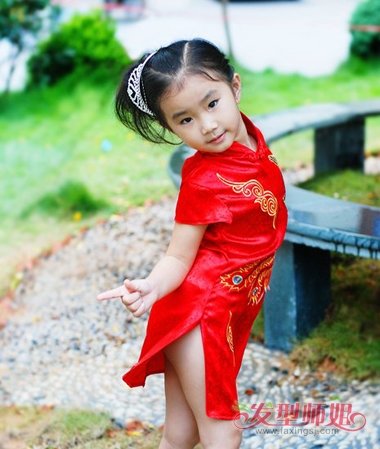 幼儿小朋友唱中国欢乐年应梳什么头型 在中国流行的头型