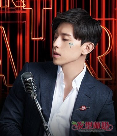 ���ױ�˭��ɫ�����ˣ� ���׺�ɫ�̷���������˧��