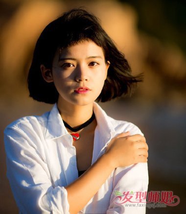 学生个性梳头 个性头型女初中生