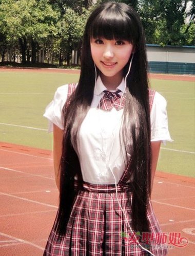 学生个性梳头 个性头型女初中生