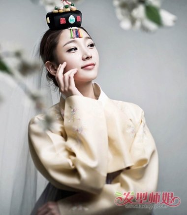 韩国古代妇女盘头的梳发 古代发式编发教程