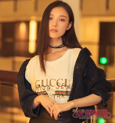 倪妮机场把高领衫当“面罩”真机智 倪妮少女系长直发发型hin美