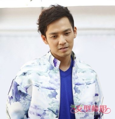 《凉生，我们可不可以不忧伤》钟汉良站台宣传 钟汉良港式短发发型儒雅气质