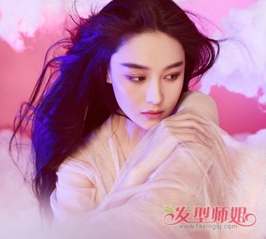 “敢穿”张馨予大号披肩上身变菜虫 张馨予百变发型做魅力美人