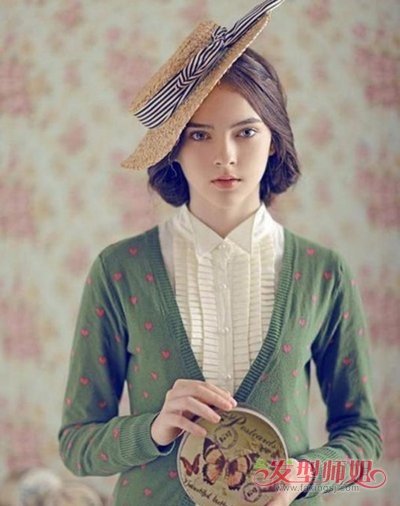 烫发蓬头盘发图片 女人烫发盘发样式