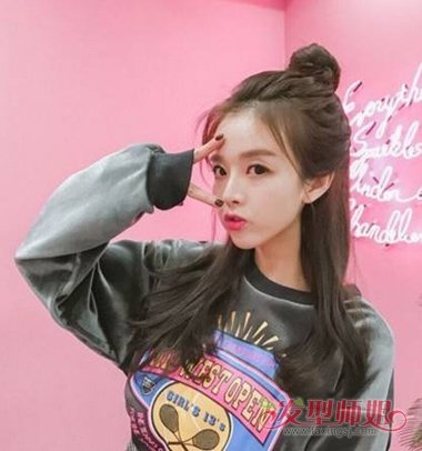 圆脸半丸子头怎么扎 学生头半丸子头扎法