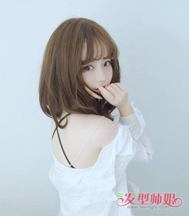 二次元刘海适合什么发型 二次元刘海中长发图片