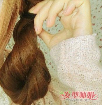 水母头扎起来的发型图解 水母头发型怎么扎