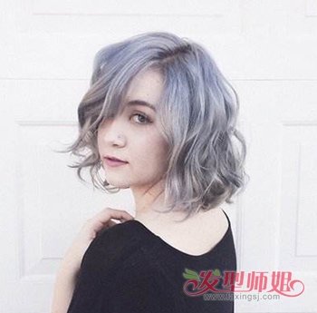 黑色挑染奶奶灰和紫色的发型 奶奶灰掉色会是啥色