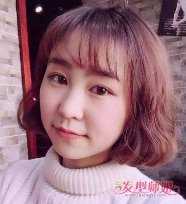 女生空气刘海梨花头短发发型 女生中分内扣披肩梨花头发型