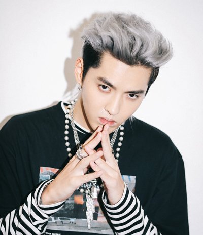 吴亦凡新年掀起银发风潮 独树一帜让人有点跟不上