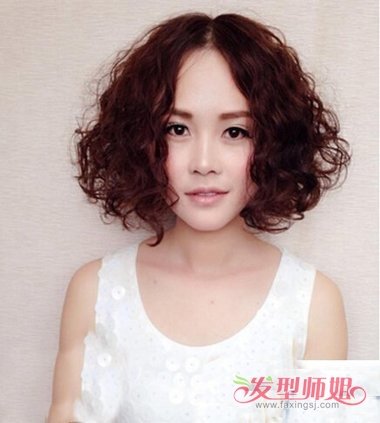 三管蛋卷棒怎么卷短发 女生卷烫发型图片