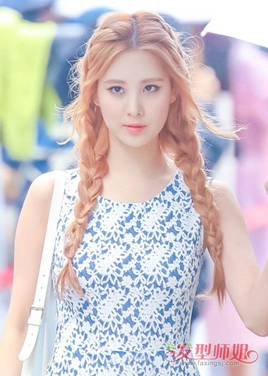 ���Ů��������ͷ���ÿ� �俧��ɫ�߳������˷�