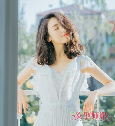小仙女战袍何须复杂发型 优雅散发一步搞定仙女裙