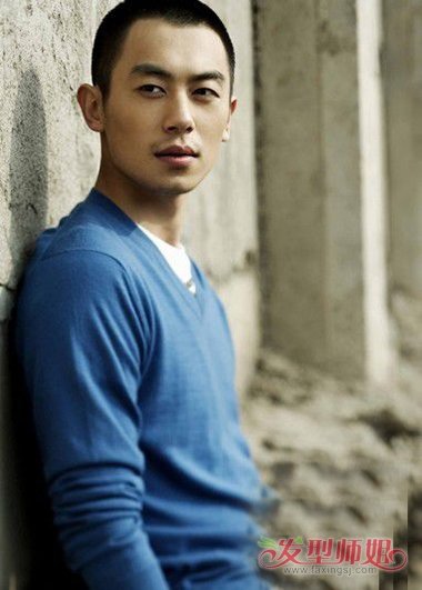 秋天炫酷跟潮流的男生短发打造 一步轻松搞定的小平头最拉风