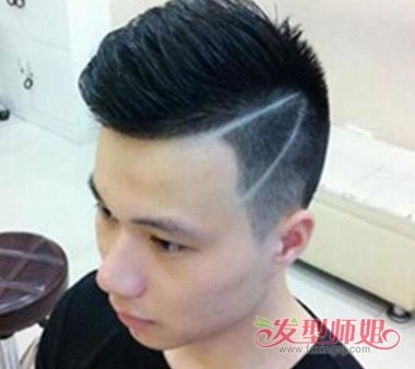 男生侧面刻痕两杠短发帅气冲天 硬汉男生后面刮痕发型图片大全