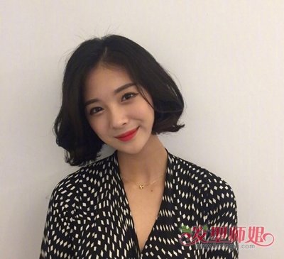 今秋女生烫短发不要太跟风 6款女生韩式短烫发可盐可甜可干练