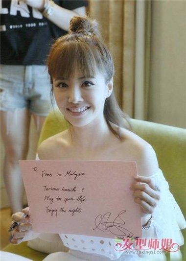 逆袭成大美女秋日扎盘发时尚图鉴 拍摄出写真风情的女生盘头发