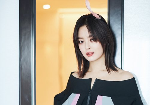 新款女生锁骨发发尾外翘超有线条感 凸出迷人锁骨尽展女人味儿