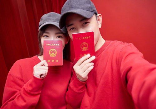 新娘是我新郎是你 唐嫣罗晋婚纱照大曝光 网友：不要太浪漫甜蜜