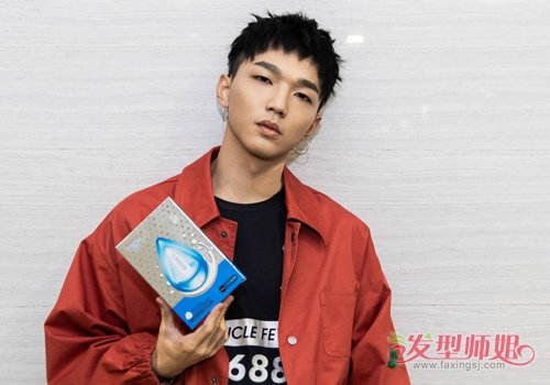 2019男生也爱梳“狗啃刘海” 个性时髦拯救你那逆天发际线