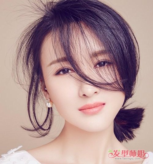 齐肩发散着很尴尬？那就扎起来 简单时髦的女生扎发发型拯救你的齐肩发