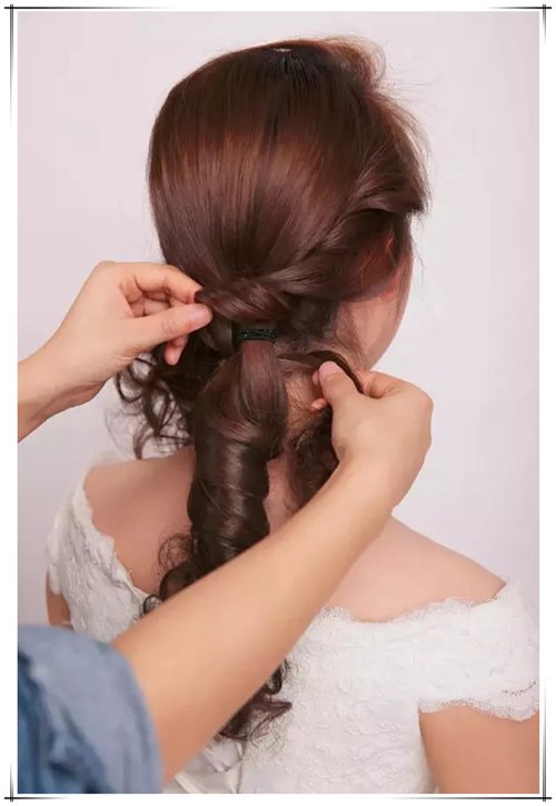 三股加编+抽丝+拧绳打造参加婚礼最合适马尾 分步扎马尾教程打消复杂扎发恐惧感