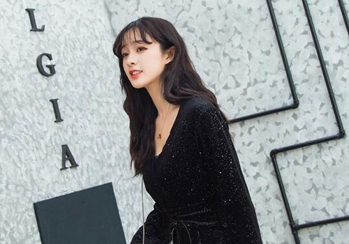 不要减龄梳头发当然越成熟越自信 知性女士发型来一次不畏年龄之旅