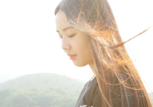 适合发际线高的女生发型 总有好看发型把大额头问题藏起来
