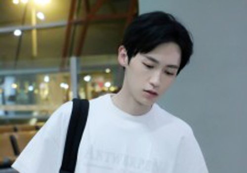 瓜子脸男生最适合什么发型 挑战最帅瓜子脸男生烫发做到了