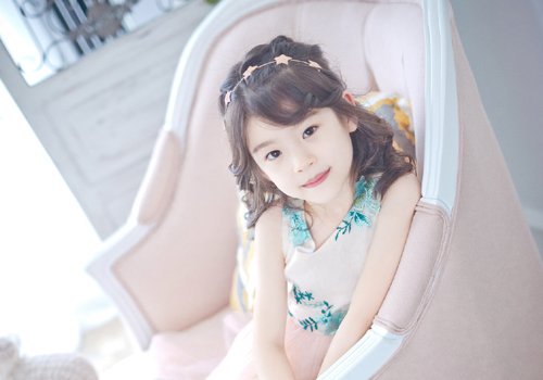十二岁女孩过生日穿公主裙长发怎么梳 5款大女童浪漫甜美扎发推荐