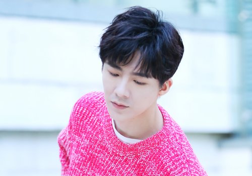 大学生男生秋季换发型别盲目跟从 根据脸型选流行短发不出错更帅气